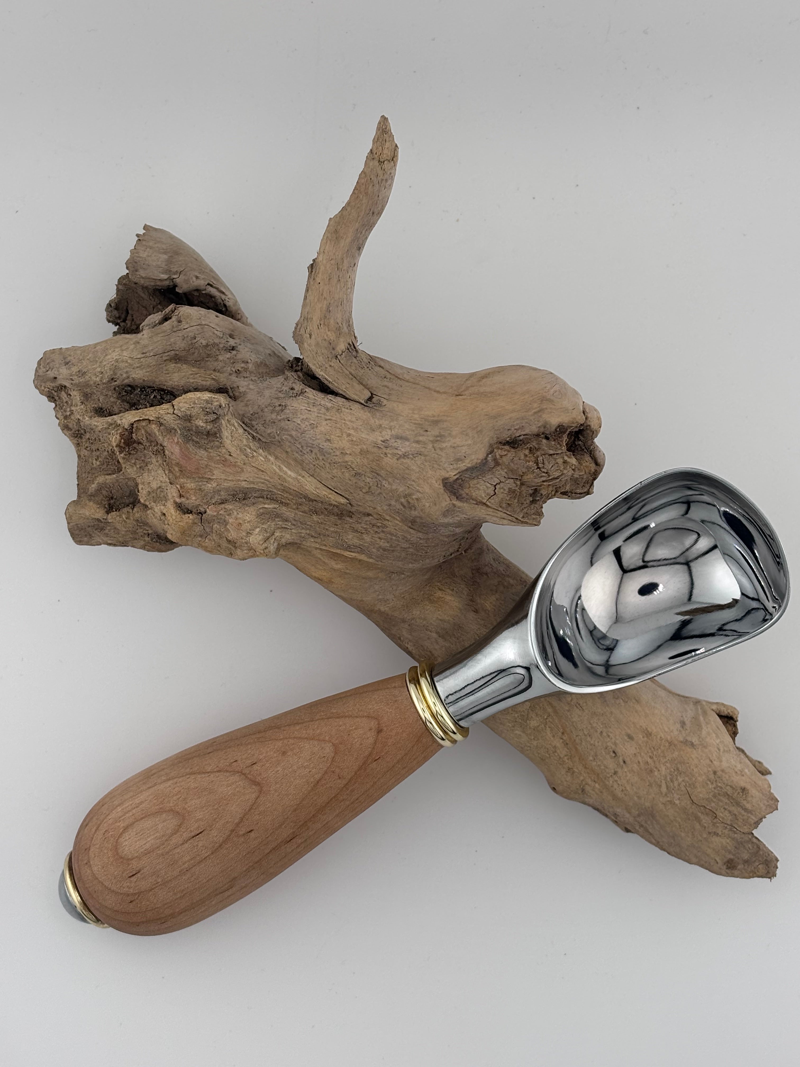 heavy duty ice cream scoop with wooden handle
